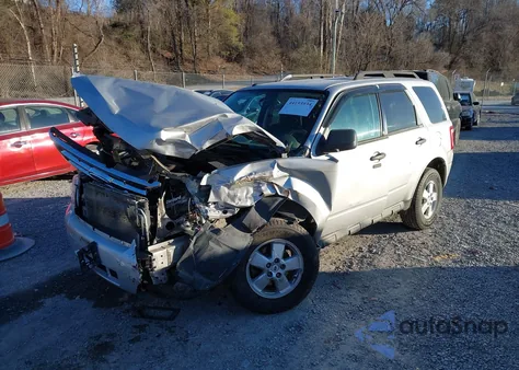2009 Ford Escape Xlt z USA, uszkodzony, nr VIN 1FMCU93GX9KB77344